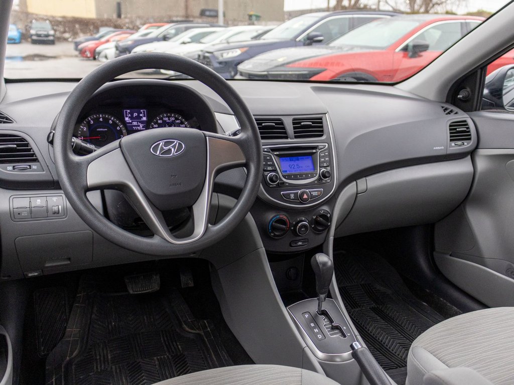Hyundai Accent LE 2016 à Saint-Jérôme, Québec - 7 - w1024h768px