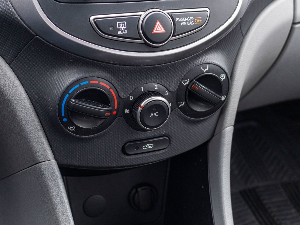 Hyundai Accent LE 2016 à Saint-Jérôme, Québec - 14 - w1024h768px