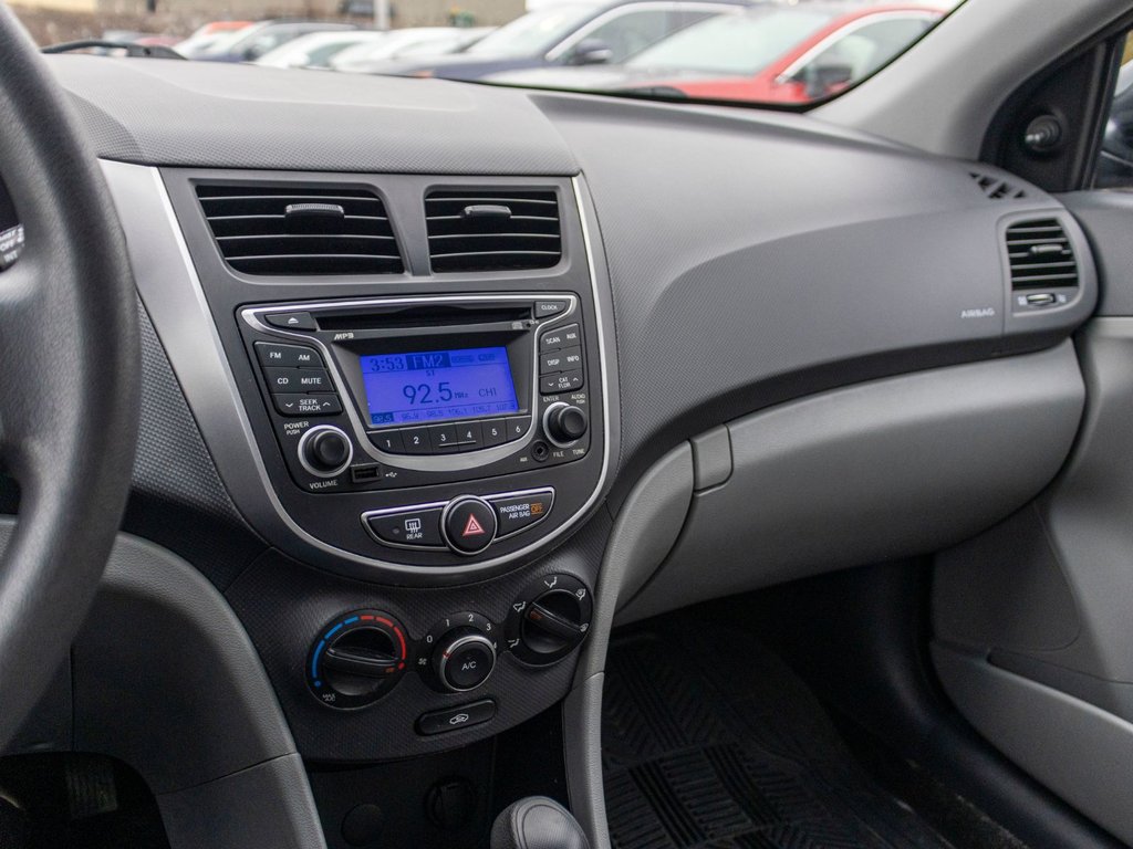 Hyundai Accent LE 2016 à Saint-Jérôme, Québec - 11 - w1024h768px