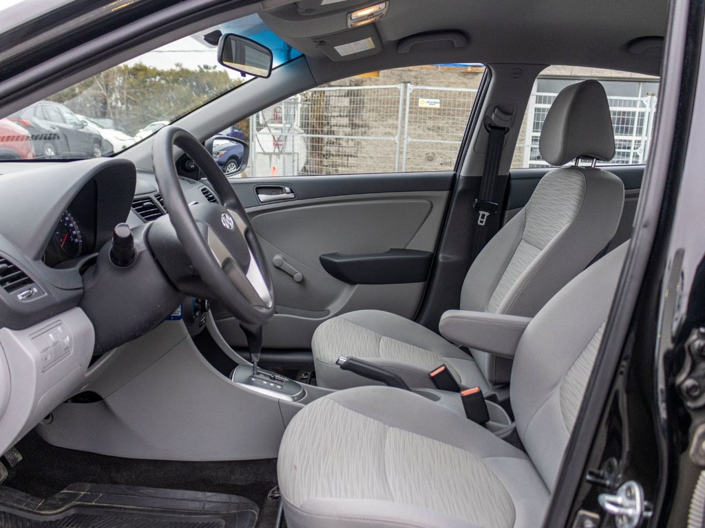 Hyundai Accent LE 2016 à Saint-Jérôme, Québec - 20 - w1024h768px