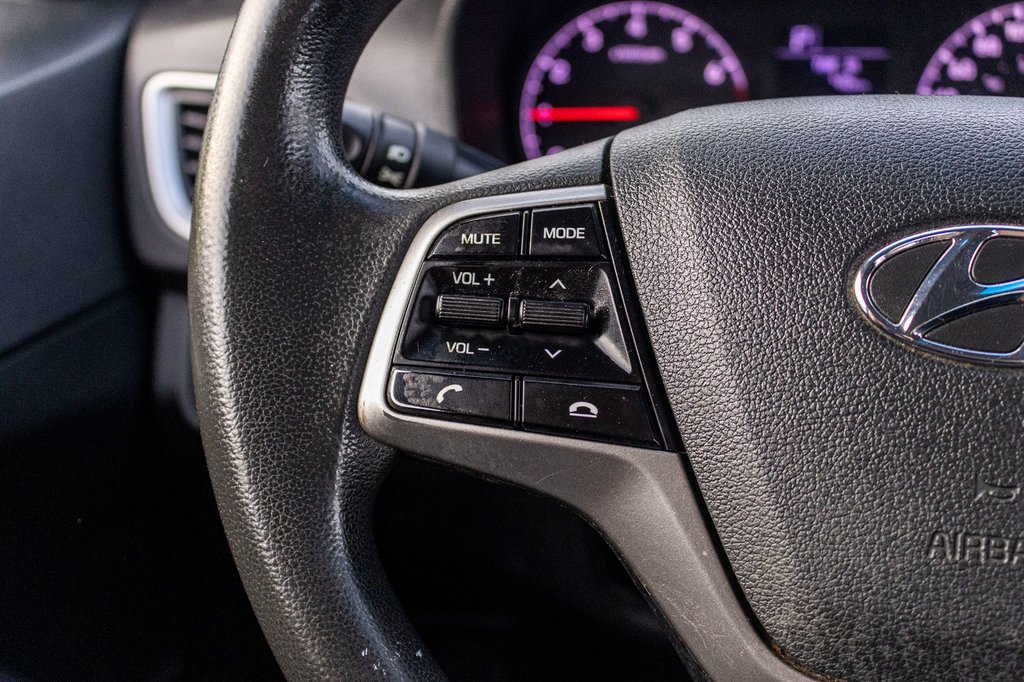 Hyundai Accent LE 2018 à Charlemagne, Québec - 10 - w1024h768px