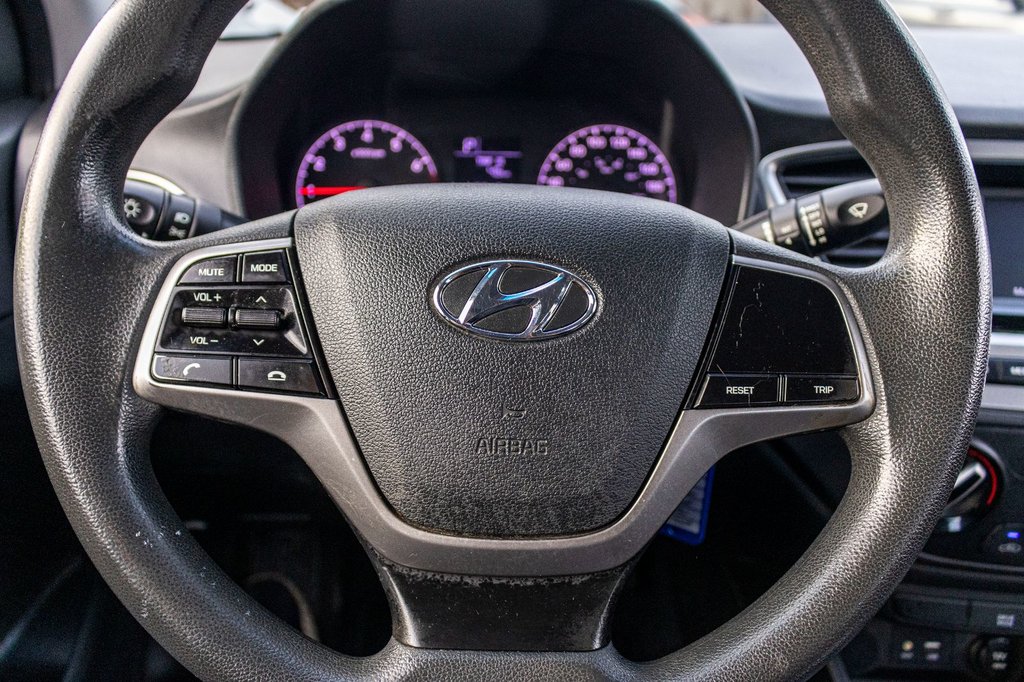Hyundai Accent LE 2018 à Charlemagne, Québec - 9 - w1024h768px