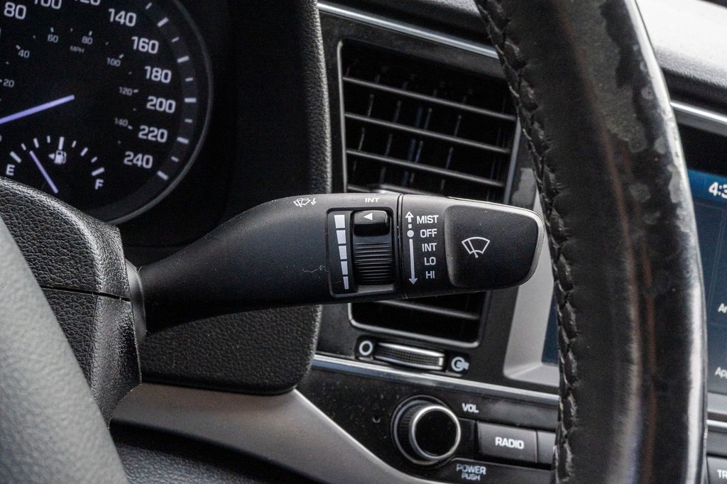 2018 Hyundai Elantra GL **MANUELLE+SIÈGES CHAUFFANTS+CAMÉRA+CARPLAY** in Charlemagne, Quebec - 16 - w1024h768px
