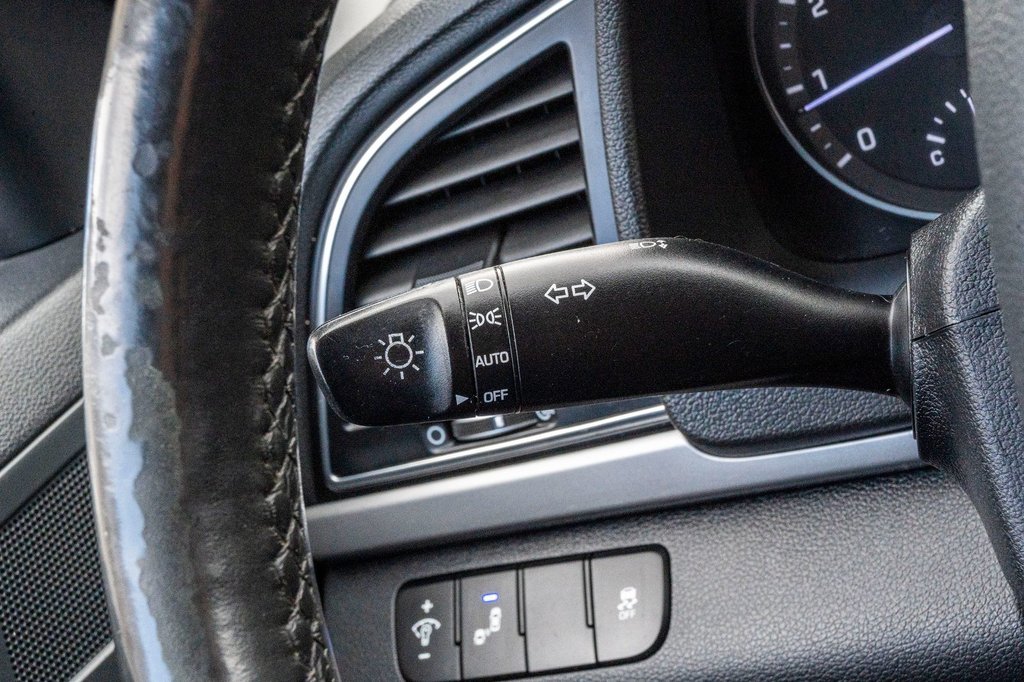2018 Hyundai Elantra GL **MANUELLE+SIÈGES CHAUFFANTS+CAMÉRA+CARPLAY** in Charlemagne, Quebec - 15 - w1024h768px