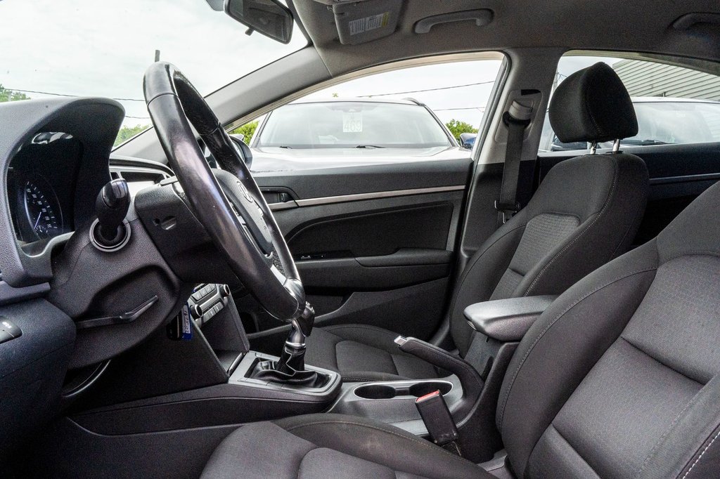2018 Hyundai Elantra GL **MANUELLE+SIÈGES CHAUFFANTS+CAMÉRA+CARPLAY** in Charlemagne, Quebec - 18 - w1024h768px