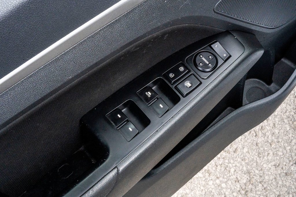 2018 Hyundai Elantra GL **MANUELLE+SIÈGES CHAUFFANTS+CAMÉRA+CARPLAY** in Charlemagne, Quebec - 21 - w1024h768px