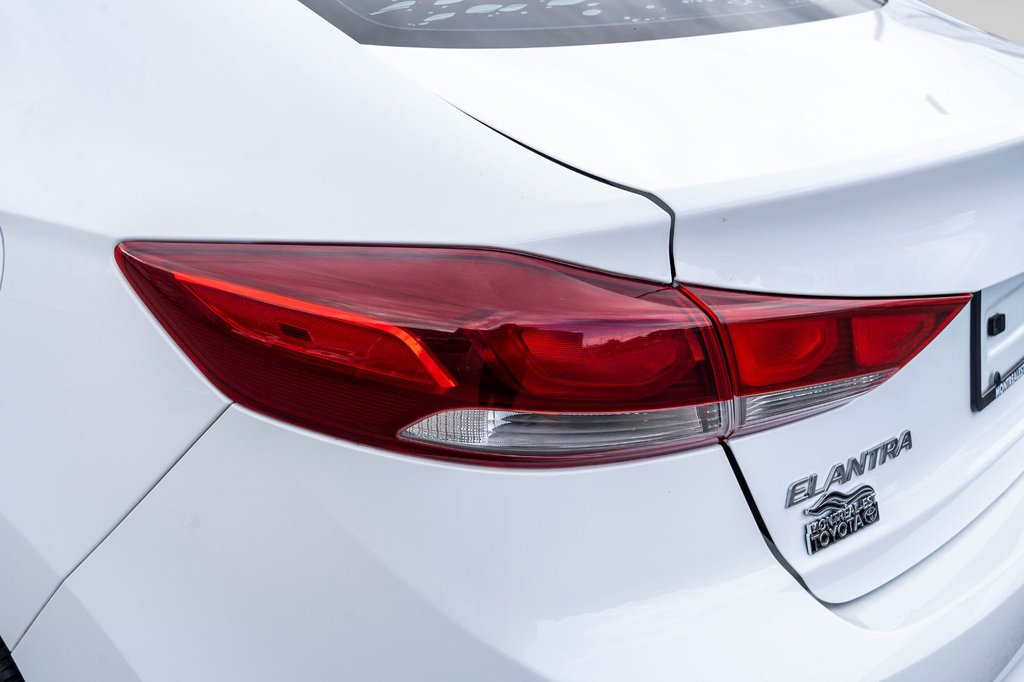 2018 Hyundai Elantra GL **MANUELLE+SIÈGES CHAUFFANTS+CAMÉRA+CARPLAY** in Charlemagne, Quebec - 25 - w1024h768px