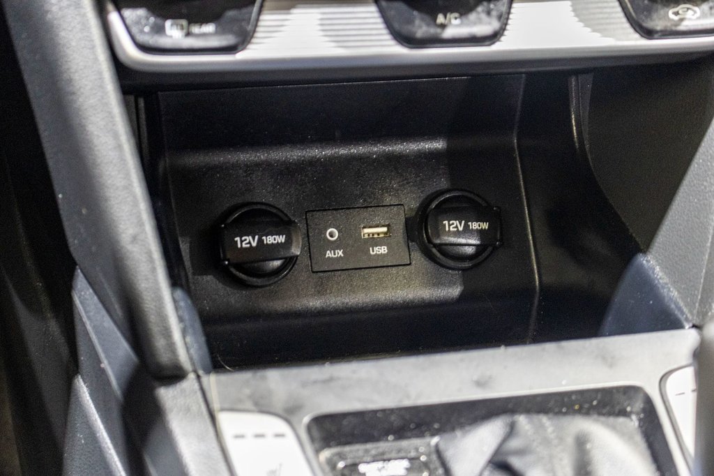 2020 Hyundai Elantra Preferred in Charlemagne, Quebec - 9 - w1024h768px