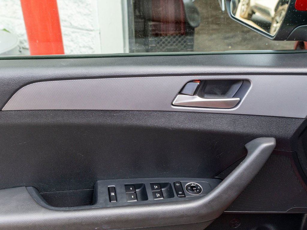 Hyundai Sonata Essential 2019 à Saint-Jérôme, Québec - 26 - w1024h768px