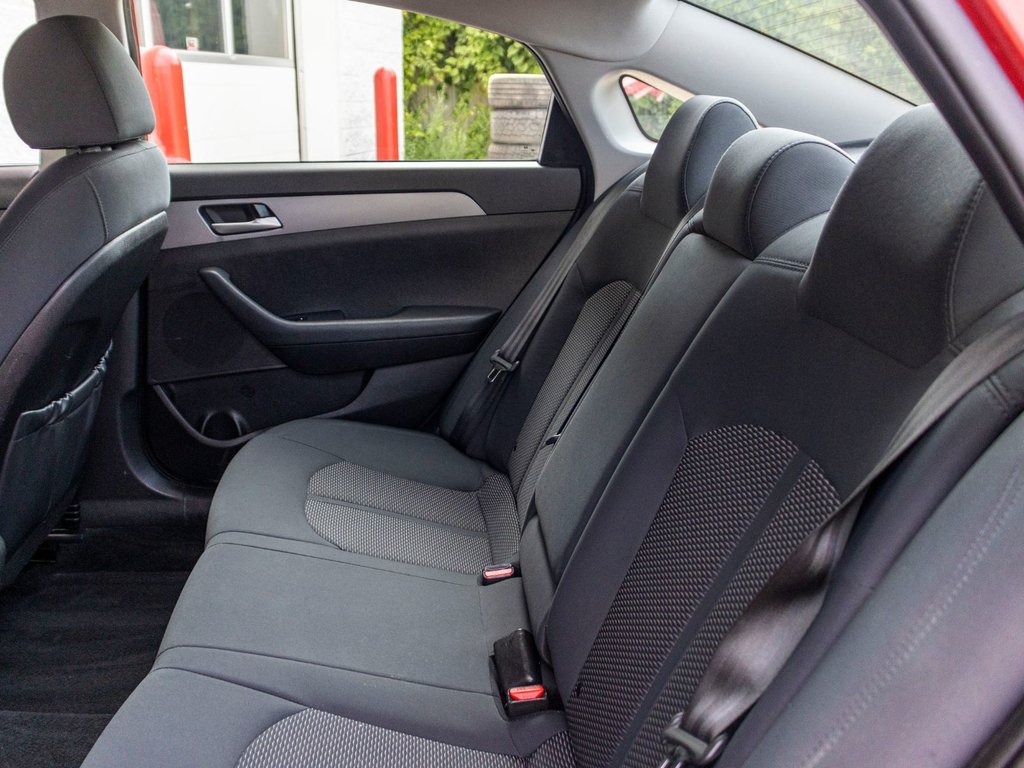 Hyundai Sonata Essential 2019 à Saint-Jérôme, Québec - 28 - w1024h768px