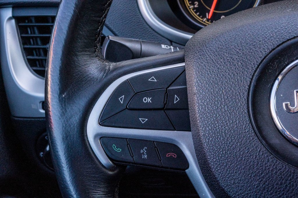 2016 Jeep Cherokee TRAILHAWK **CAMÉRA+MAG+ENSEMBLE REMORQUAGE** in Charlemagne, Quebec - 9 - w1024h768px