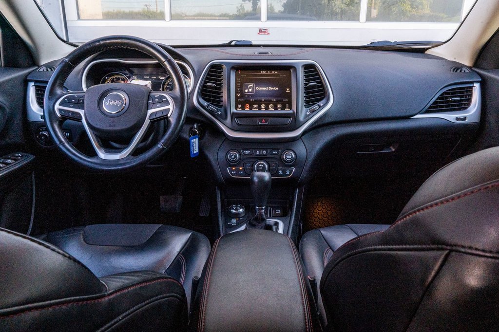 2016 Jeep Cherokee TRAILHAWK **CAMÉRA+MAG+ENSEMBLE REMORQUAGE** in Charlemagne, Quebec - 17 - w1024h768px