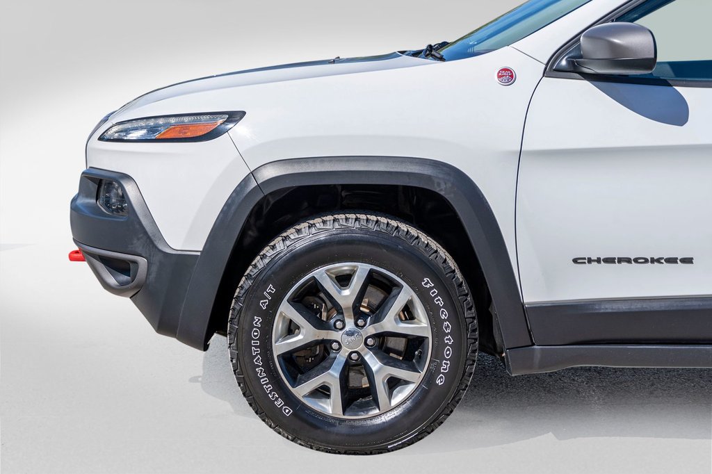 2016 Jeep Cherokee TRAILHAWK **CAMÉRA+MAG+ENSEMBLE REMORQUAGE** in Charlemagne, Quebec - 28 - w1024h768px