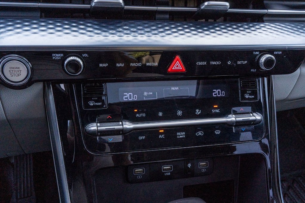2024 Kia Carnival SX **CUIR+TOIT OUVRANT DOUBLE+BOSE+CAMÉRA 360DEG** in Charlemagne, Quebec - 13 - w1024h768px