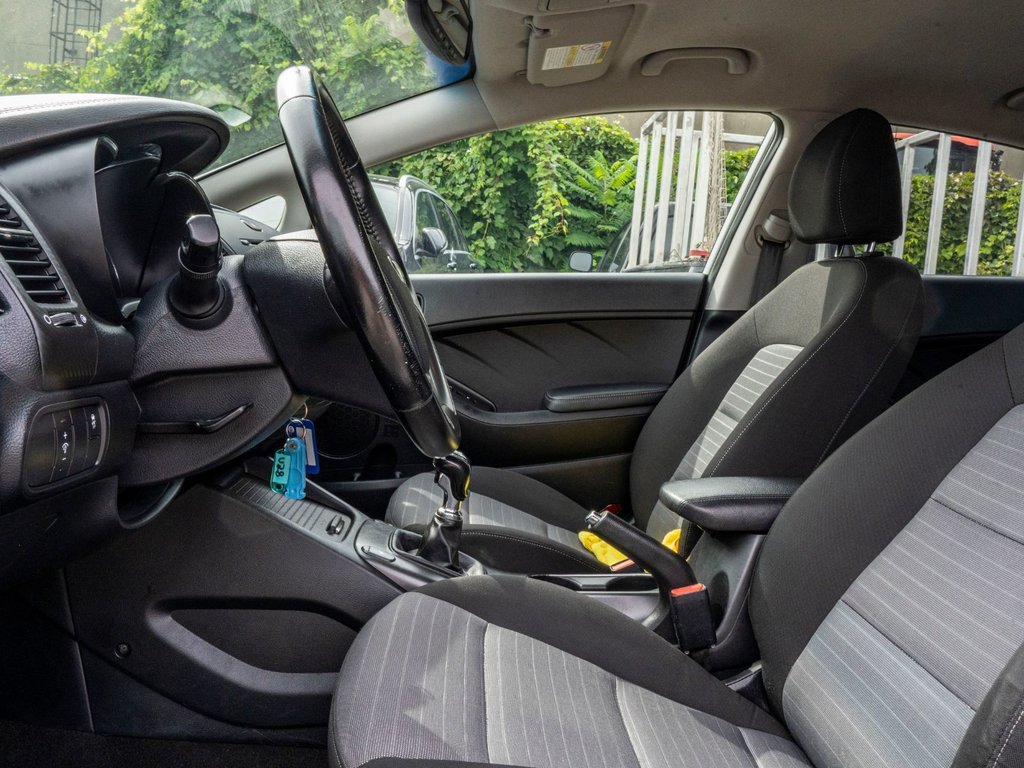 Kia Forte EX**SIÈGES AVANT CHAUFFANTS + CAM DE RECUL 2016 à Charlemagne, Québec - 16 - w1024h768px