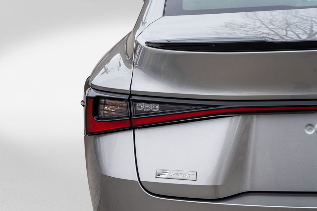 2021 Lexus IS 300 F SPORT AWD **JAMAIS ACCIDENTÉ+CUIR ROUGE+NAV** in Charlemagne, Quebec - 25 - w1024h768px