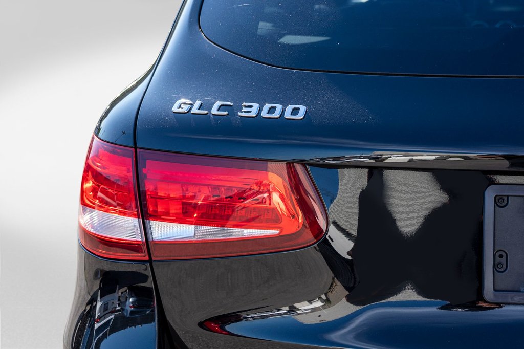 2017 Mercedes-Benz GLC300 **JAMAIS ACCIDENTÉ+CUIR+MAG+TOIT PANO+CAMÉRA** in Charlemagne, Quebec - 21 - w1024h768px