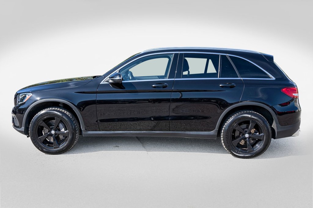 2017 Mercedes-Benz GLC300 **JAMAIS ACCIDENTÉ+CUIR+MAG+TOIT PANO+CAMÉRA** in Charlemagne, Quebec - 3 - w1024h768px