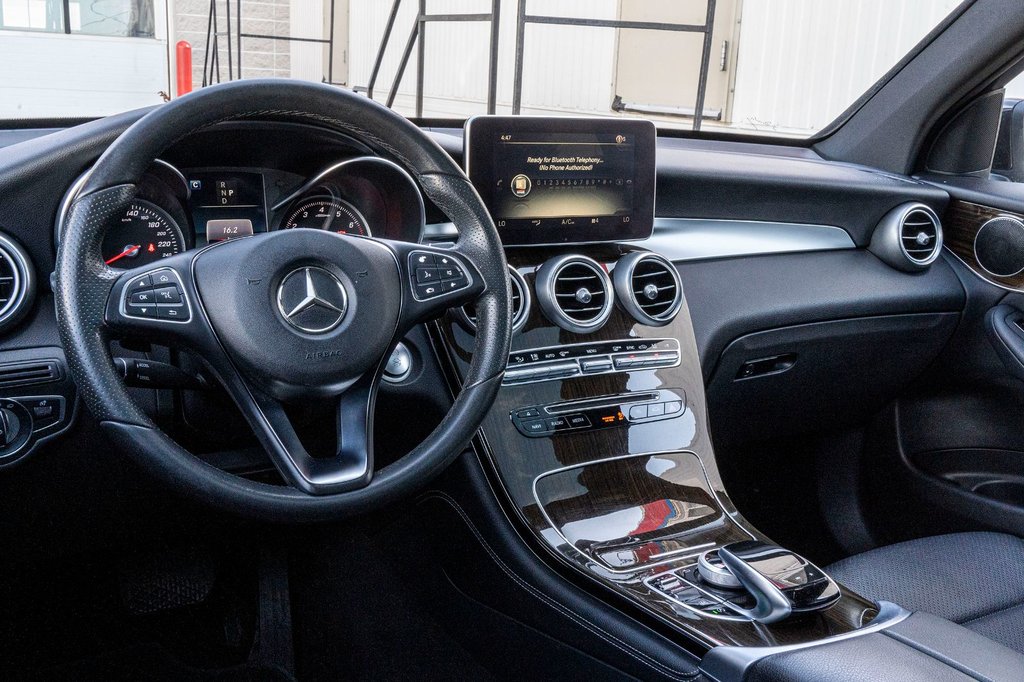 2017 Mercedes-Benz GLC300 **JAMAIS ACCIDENTÉ+CUIR+MAG+TOIT PANO+CAMÉRA** in Charlemagne, Quebec - 6 - w1024h768px