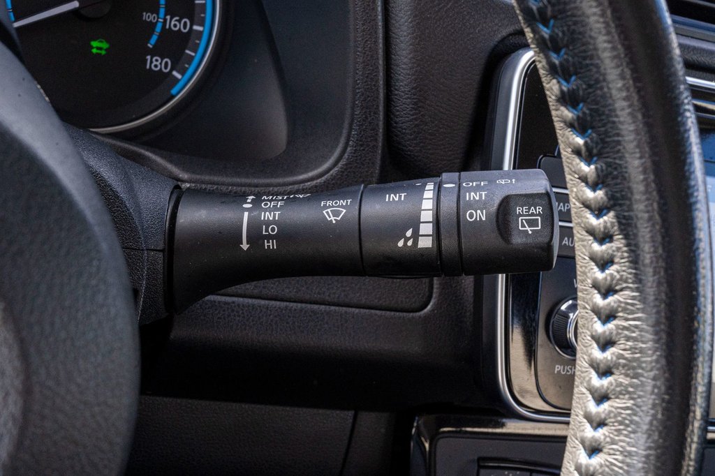 2019 Nissan LEAF in Charlemagne, Quebec - 17 - w1024h768px