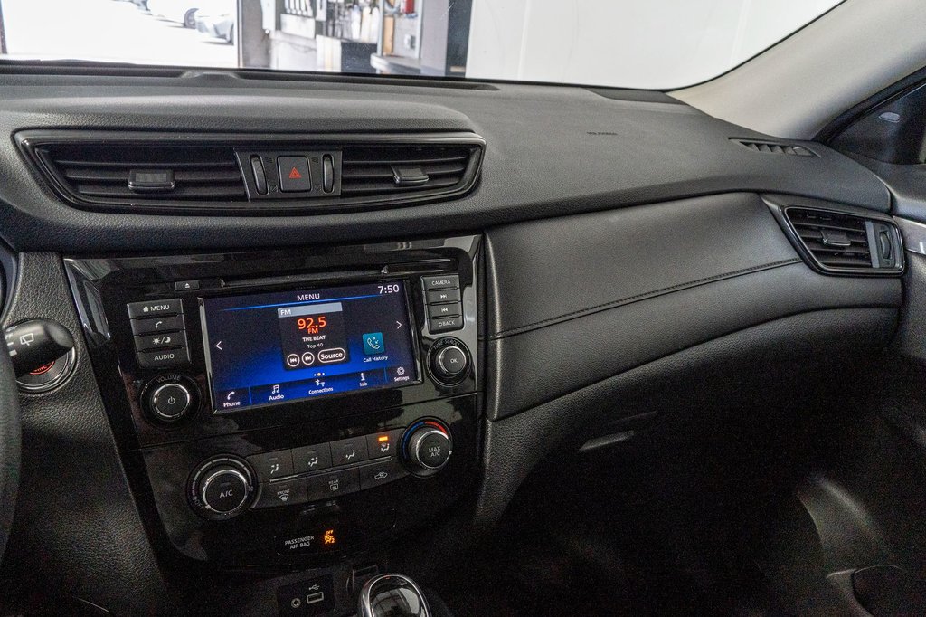 2019 Nissan Rogue SV AWD **JAMAIS ACCIDENTÉ+CAMÉRA+BLUETOOTH+MAG** in Charlemagne, Quebec - 12 - w1024h768px