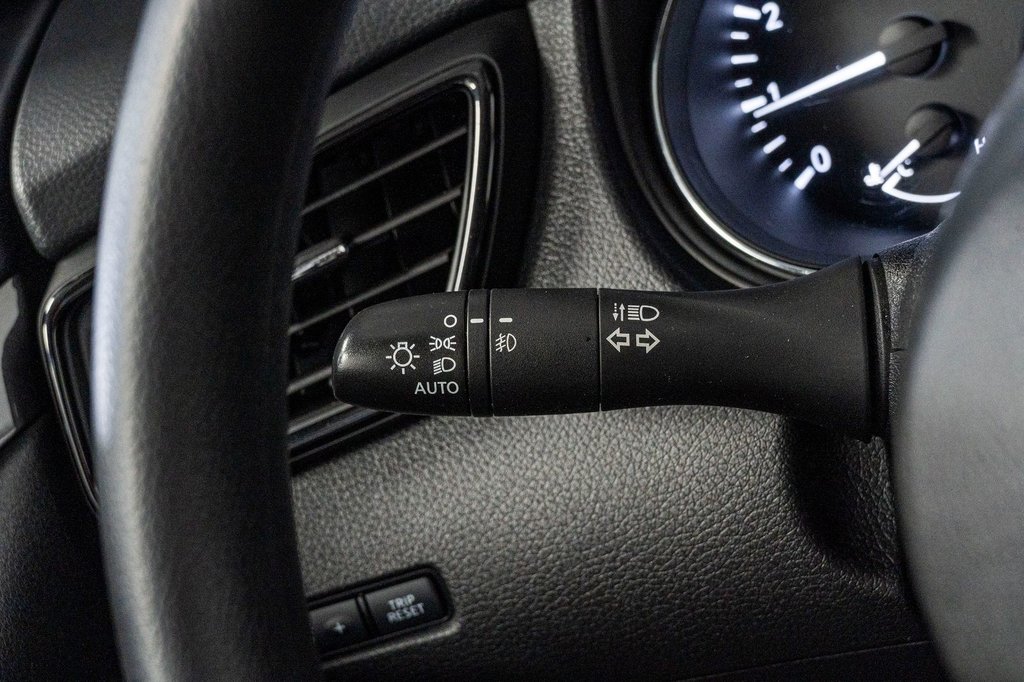 2019 Nissan Rogue SV AWD **JAMAIS ACCIDENTÉ+CAMÉRA+BLUETOOTH+MAG** in Charlemagne, Quebec - 17 - w1024h768px