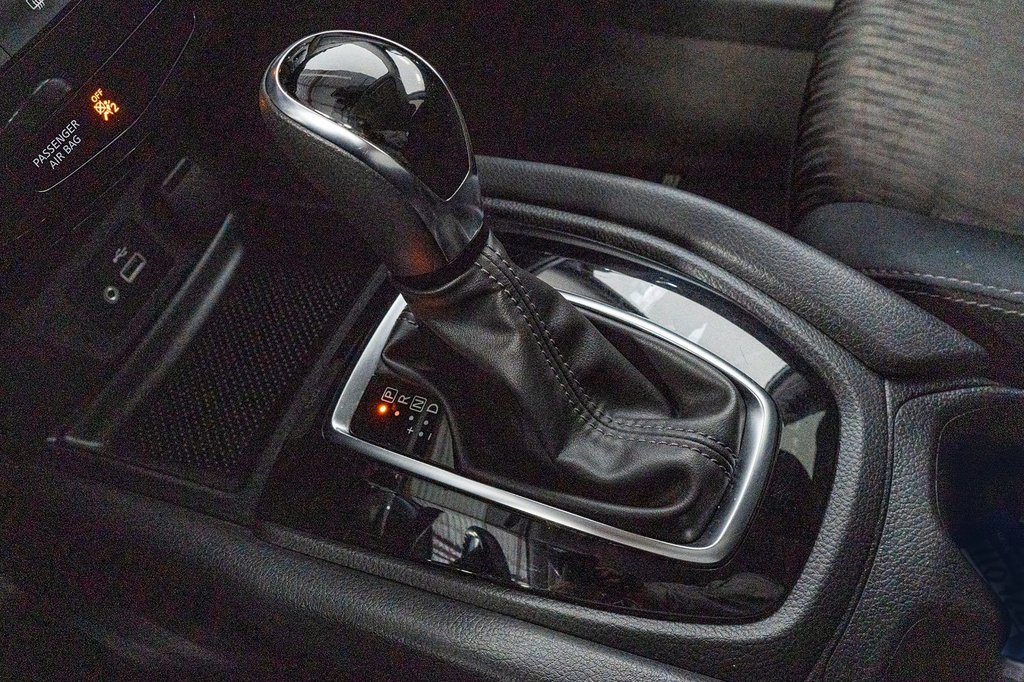 2019 Nissan Rogue SV AWD **JAMAIS ACCIDENTÉ+CAMÉRA+BLUETOOTH+MAG** in Charlemagne, Quebec - 13 - w1024h768px