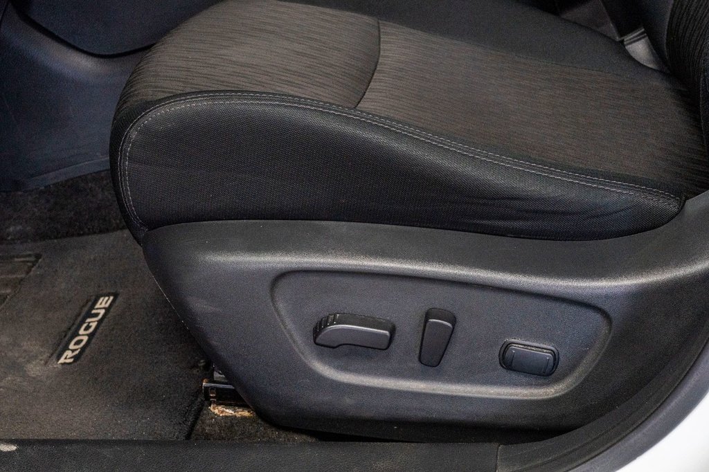 2019 Nissan Rogue SV AWD **JAMAIS ACCIDENTÉ+CAMÉRA+BLUETOOTH+MAG** in Charlemagne, Quebec - 21 - w1024h768px