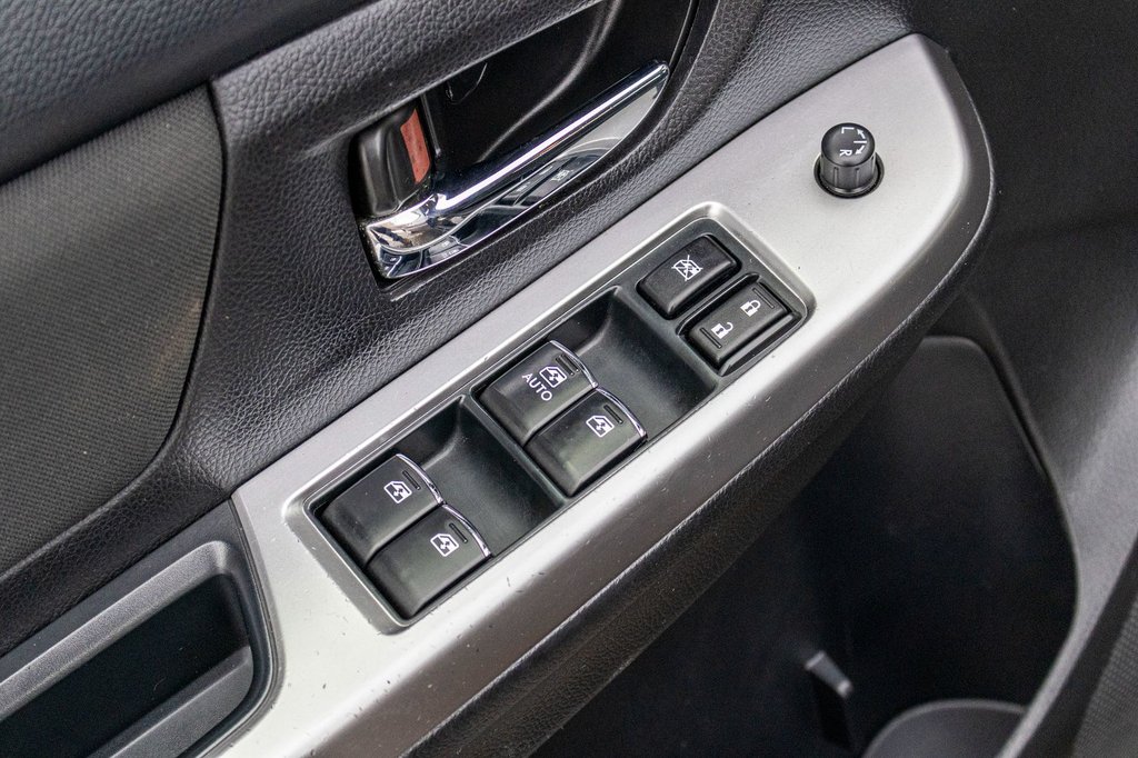 2016 Subaru Impreza 2.0i w/Touring Pkg in Charlemagne, Quebec - 25 - w1024h768px