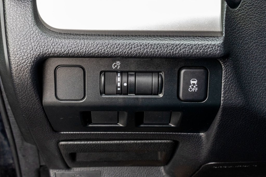 2016 Subaru Impreza 2.0i w/Touring Pkg in Charlemagne, Quebec - 19 - w1024h768px