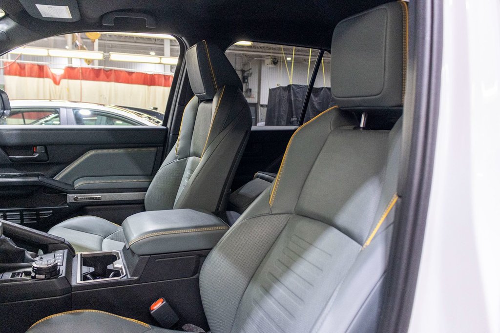 2025 Toyota 4RUNNER HYBRIDE TRAILHUNTER **RARE**JAMAIS ACCIDENTÉ+CUIR+33PO** in Charlemagne, Quebec - 27 - w1024h768px