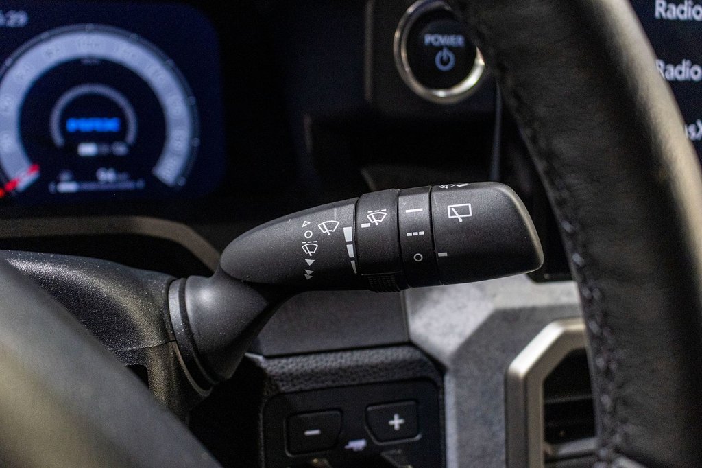 2025 Toyota 4RUNNER HYBRIDE TRAILHUNTER **RARE**JAMAIS ACCIDENTÉ+CUIR+33PO** in Charlemagne, Quebec - 22 - w1024h768px