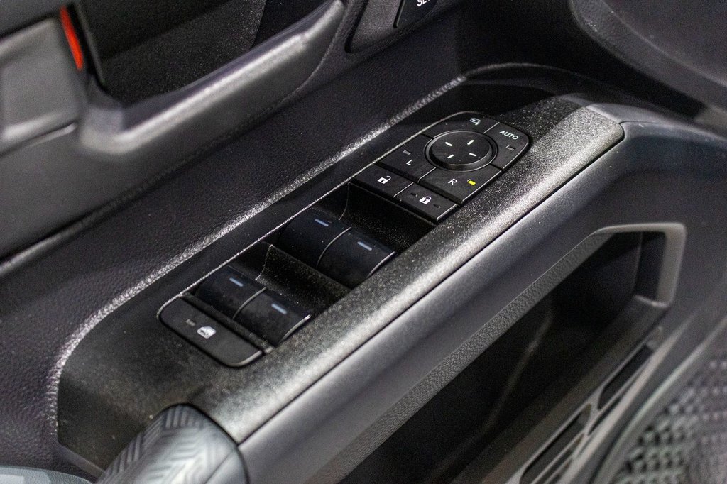 2025 Toyota 4RUNNER HYBRIDE TRAILHUNTER **RARE**JAMAIS ACCIDENTÉ+CUIR+33PO** in Charlemagne, Quebec - 31 - w1024h768px