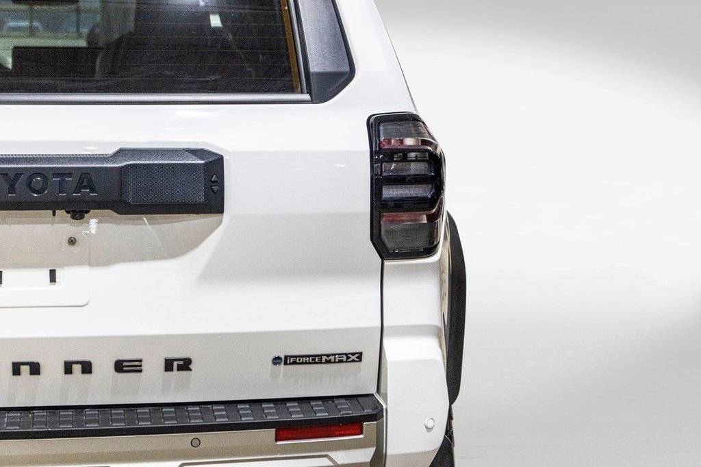 2025 Toyota 4RUNNER HYBRIDE TRAILHUNTER **RARE**JAMAIS ACCIDENTÉ+CUIR+33PO** in Charlemagne, Quebec - 35 - w1024h768px