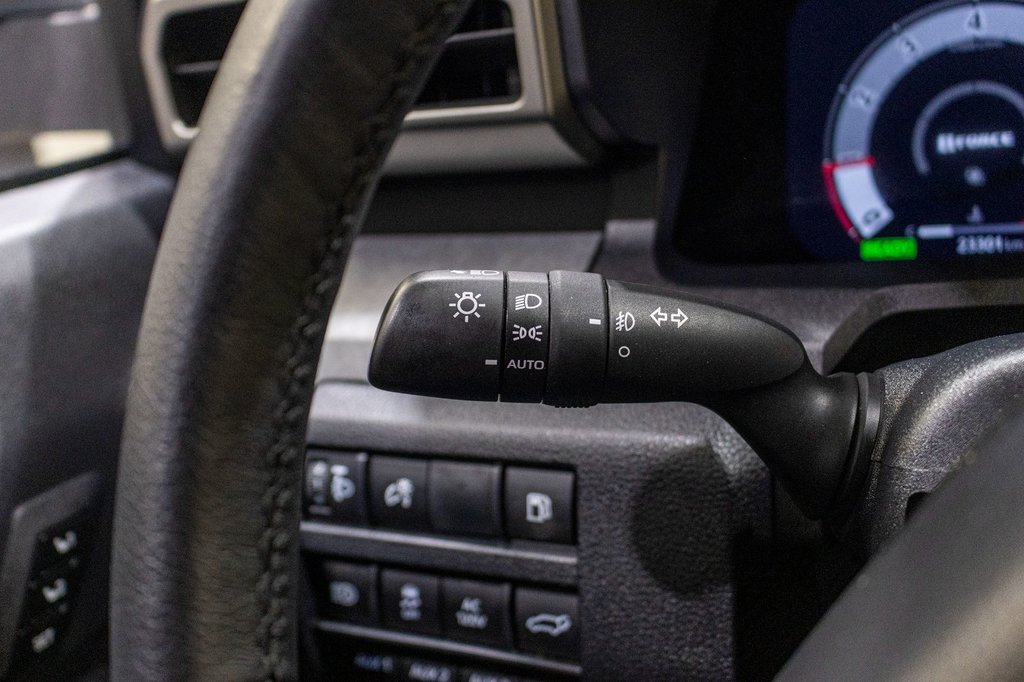 2025 Toyota 4RUNNER HYBRIDE TRAILHUNTER **RARE**JAMAIS ACCIDENTÉ+CUIR+33PO** in Charlemagne, Quebec - 21 - w1024h768px