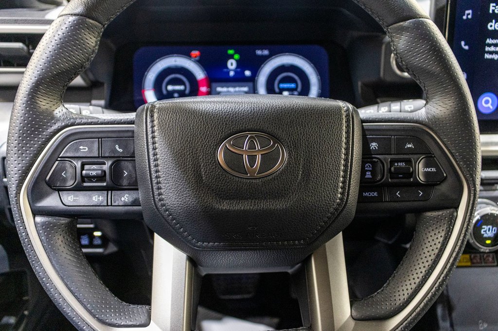 2025 Toyota 4RUNNER HYBRIDE TRAILHUNTER **RARE**JAMAIS ACCIDENTÉ+CUIR+33PO** in Charlemagne, Quebec - 9 - w1024h768px