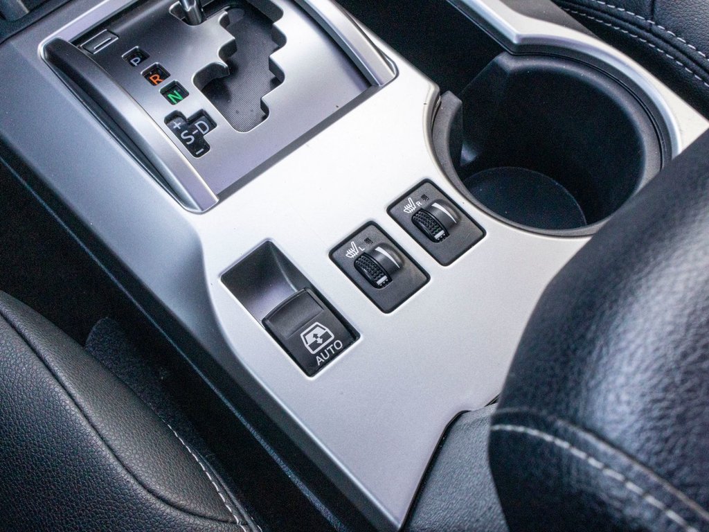 2019 Toyota 4Runner SR5 7 PASSAGERS **CUIR+TOIT+MAG** in Saint-Jérôme, Quebec - 16 - w1024h768px