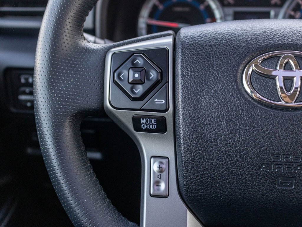 2019 Toyota 4Runner SR5 7 PASSAGERS **CUIR+TOIT+MAG** in Saint-Jérôme, Quebec - 11 - w1024h768px