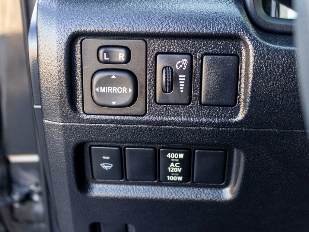 2019 Toyota 4Runner SR5 7 PASSAGERS **CUIR+TOIT+MAG** in Saint-Jérôme, Quebec - 21 - w1024h768px