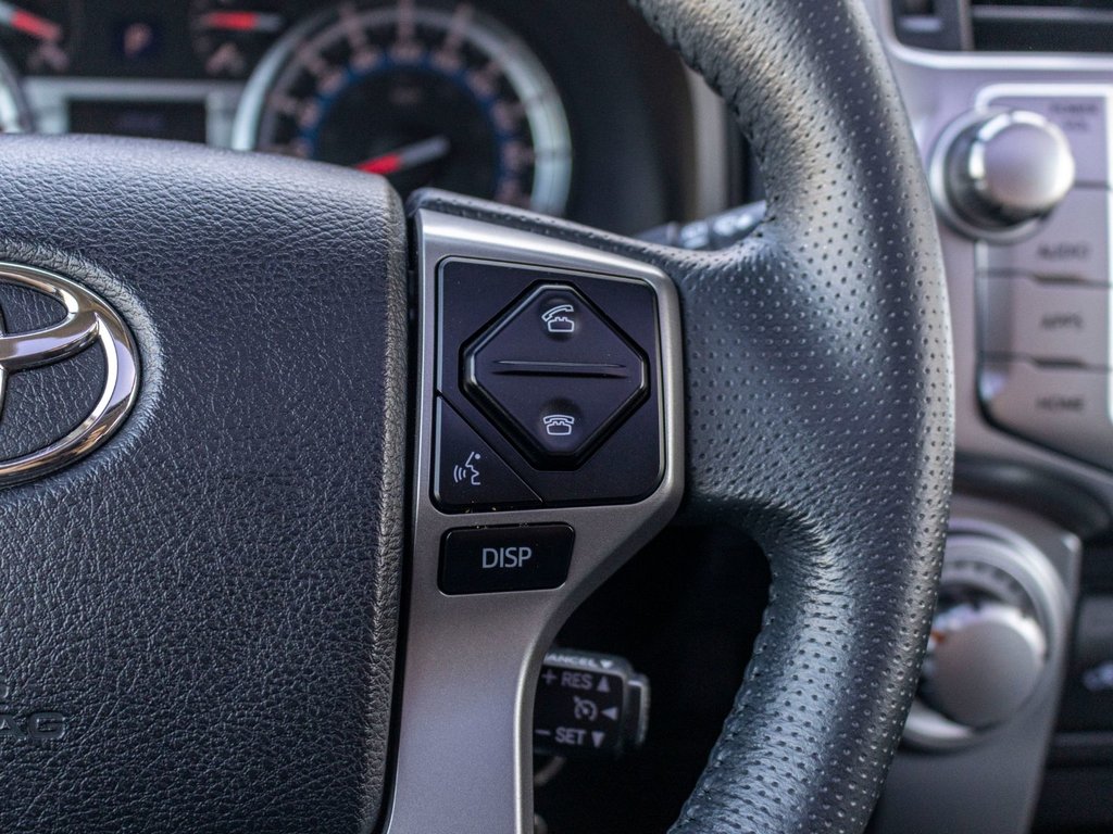 2019 Toyota 4Runner SR5 7 PASSAGERS **CUIR+TOIT+MAG** in Saint-Jérôme, Quebec - 12 - w1024h768px