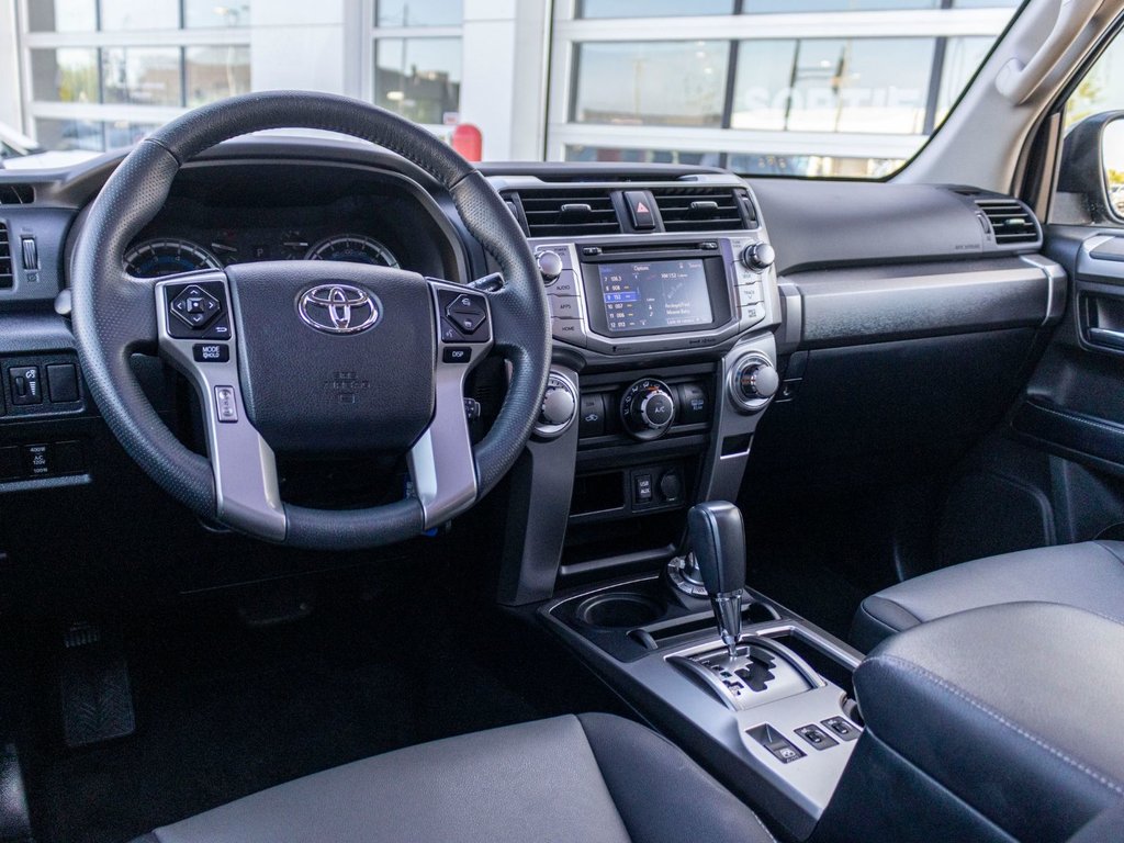 2019 Toyota 4Runner SR5 7 PASSAGERS **CUIR+TOIT+MAG** in Saint-Jérôme, Quebec - 7 - w1024h768px