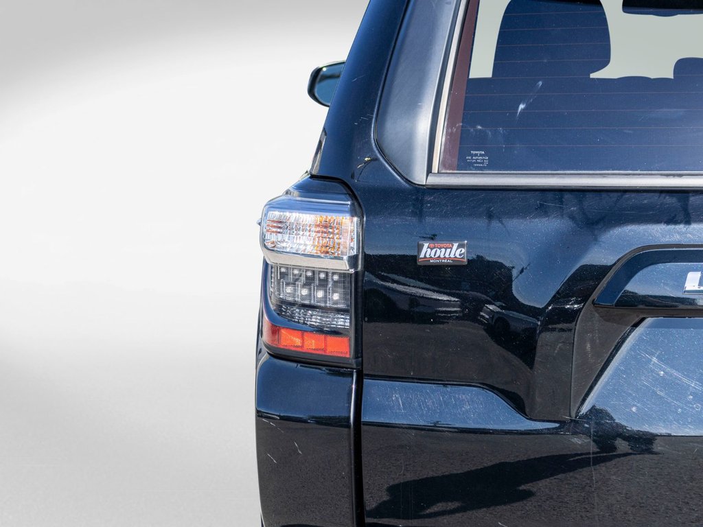 2019 Toyota 4Runner SR5 7 PASSAGERS **CUIR+TOIT+MAG** in Saint-Jérôme, Quebec - 31 - w1024h768px