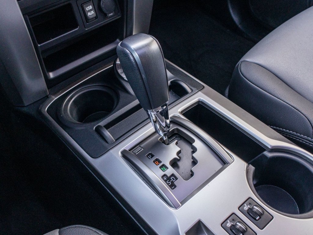 2019 Toyota 4Runner SR5 7 PASSAGERS **CUIR+TOIT+MAG** in Saint-Jérôme, Quebec - 15 - w1024h768px