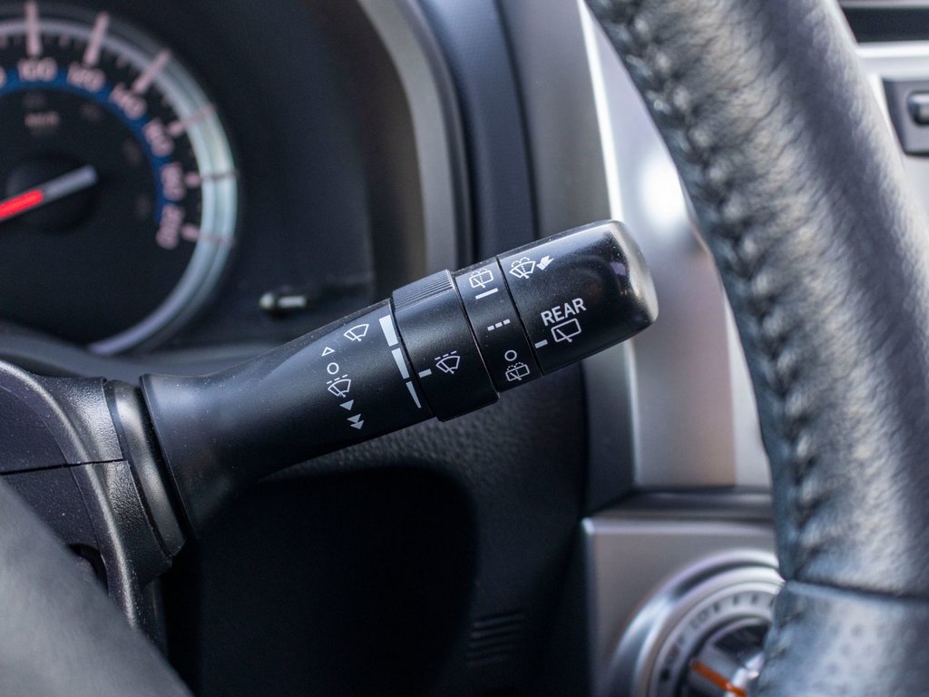2019 Toyota 4Runner SR5 7 PASSAGERS **CUIR+TOIT+MAG** in Saint-Jérôme, Quebec - 20 - w1024h768px