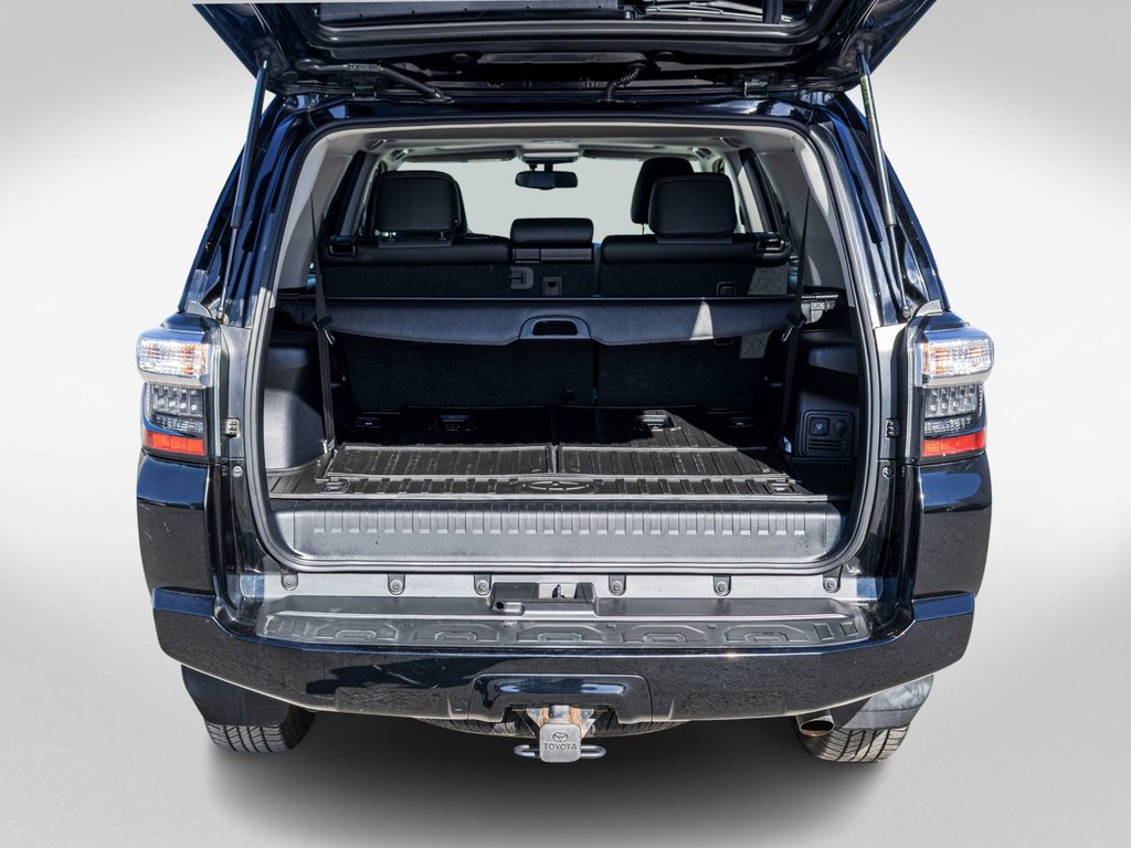 2019 Toyota 4Runner SR5 7 PASSAGERS **CUIR+TOIT+MAG** in Saint-Jérôme, Quebec - 30 - w1024h768px