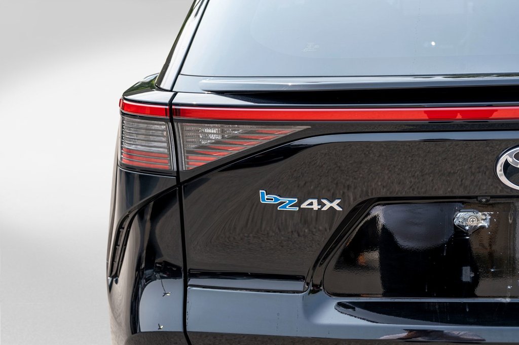 Toyota BZ4X LE **JAMAIS ACCIDENTÉ** CARPLAY+CAMÉRA+MAG 2023 à Charlemagne, Québec - 33 - w1024h768px