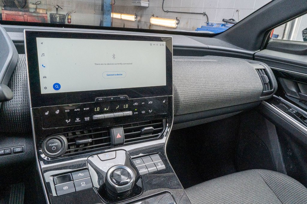Toyota BZ4X LE **JAMAIS ACCIDENTÉ** CARPLAY+CAMÉRA+MAG 2023 à Charlemagne, Québec - 18 - w1024h768px
