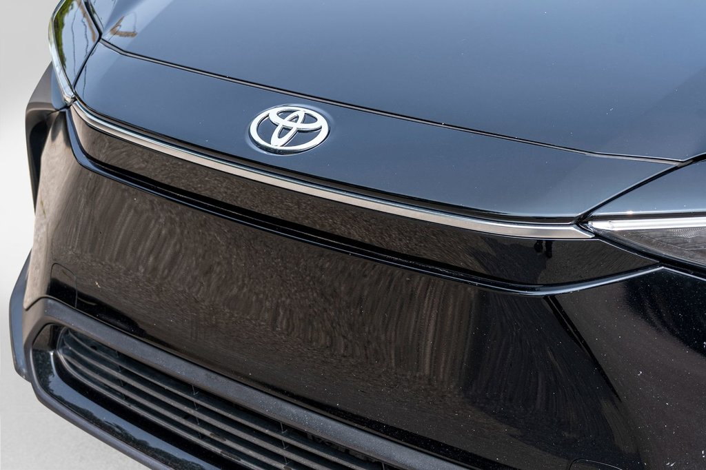 Toyota BZ4X LE **JAMAIS ACCIDENTÉ** CARPLAY+CAMÉRA+MAG 2023 à Charlemagne, Québec - 37 - w1024h768px