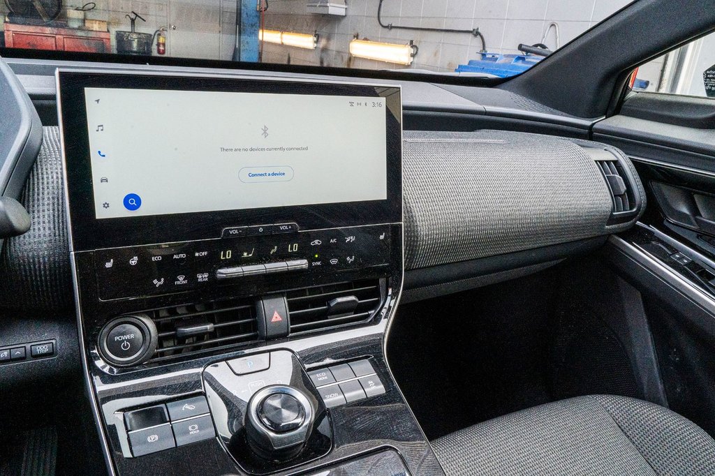 Toyota BZ4X LE **JAMAIS ACCIDENTÉ** CARPLAY+CAMÉRA+MAG 2023 à Charlemagne, Québec - 19 - w1024h768px