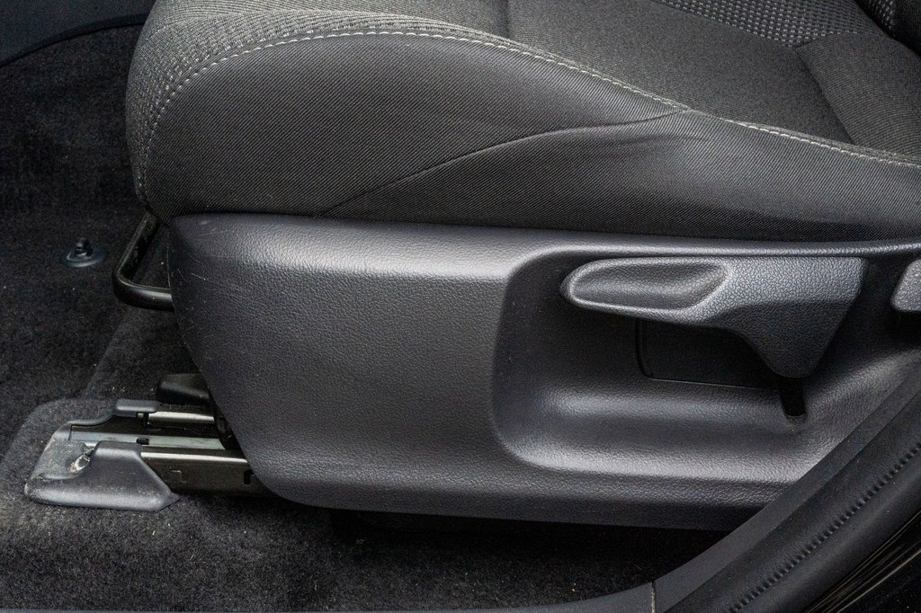 Toyota BZ4X LE **JAMAIS ACCIDENTÉ** CARPLAY+CAMÉRA+MAG 2023 à Charlemagne, Québec - 29 - w1024h768px